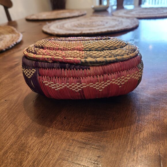 Colorful rattan storage basket - Picture 3 of 8